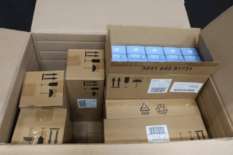 100x B-Ware Philips Glühlampe Lampe LED E27 Neutralweiß 8 W Weiß matt CorePro 100 STÜCK