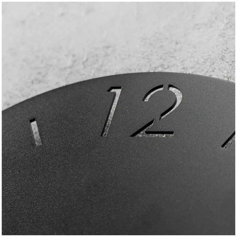 Spinder TIME Ø 60 Minimalistische Stahl-Wanduhr