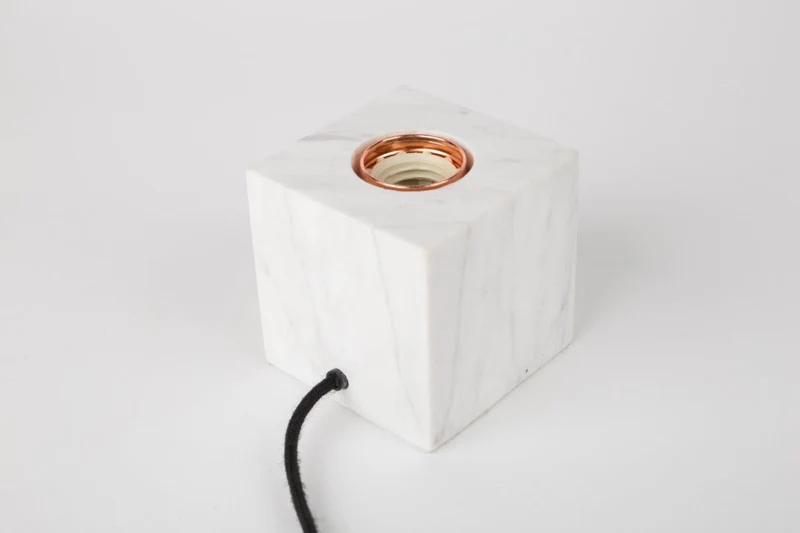 BOLCH MARPLE WHITE Tischleuchte von ZUIVER aus Marmor