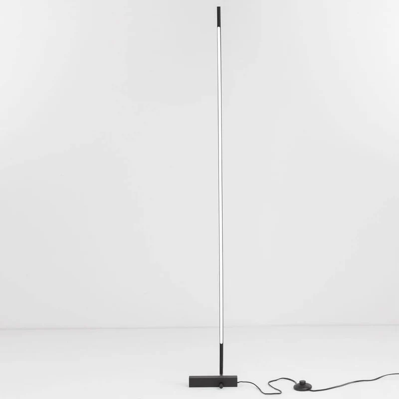 Raccio LED-Stehlampe indirekt drehbar Schwarz