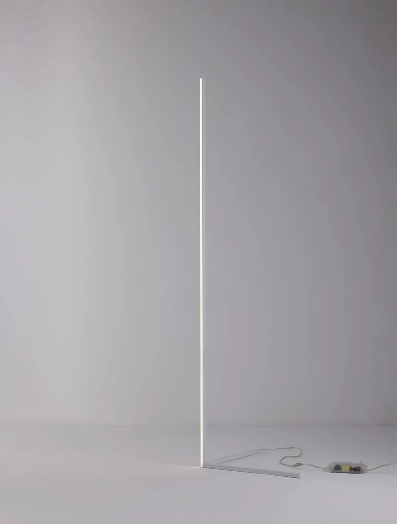 B-Ware Nova Luce Stehlampe Standleuchte LED V LINE Weiß Warmweiß dimmbar Wohnzimmer 18W