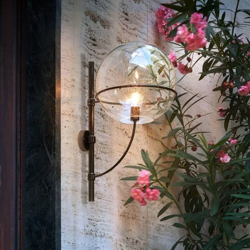 Oluce Kugelglas Außen-Wandlampe Lyndon Schwarz