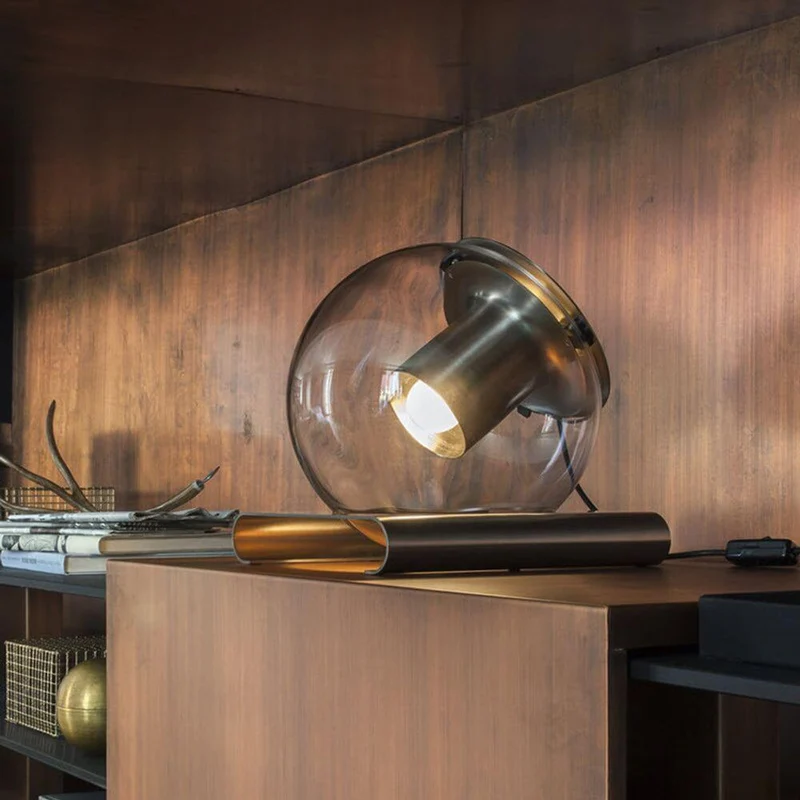 Oluce Tischlampe The Globe Antik Goldfarben