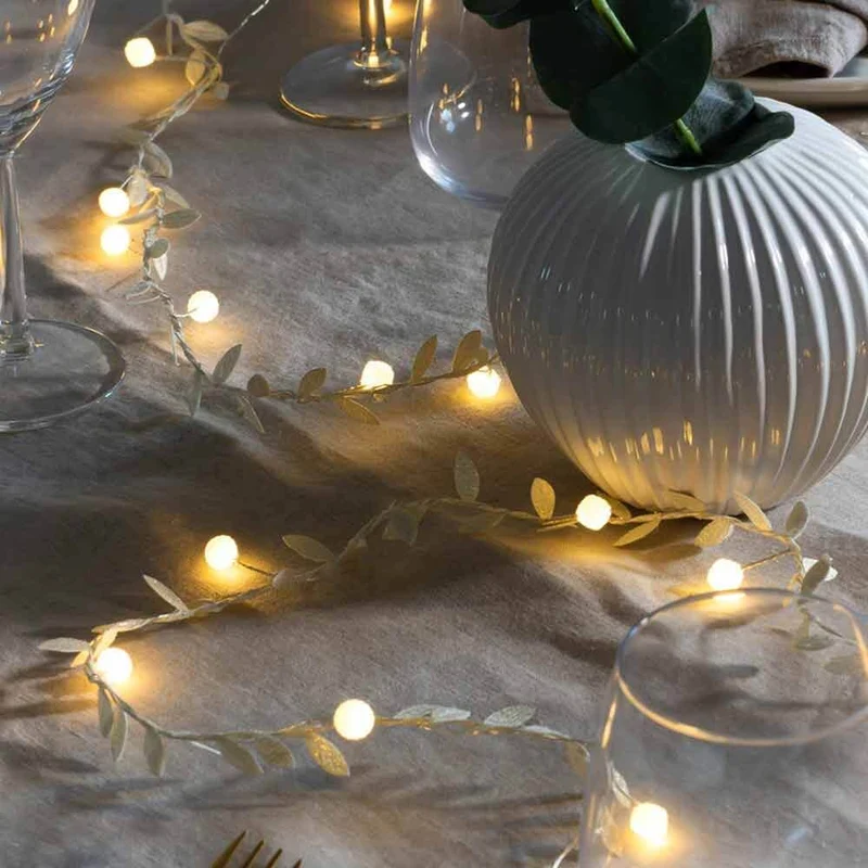 LED Lichterkette mit Dekoblättern 6h Timer batteriebetrieben