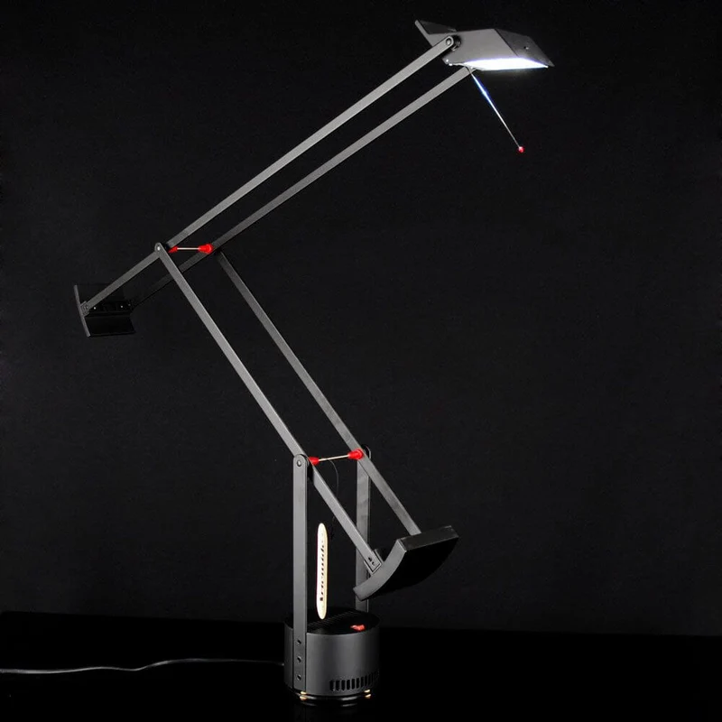 Artemide Tizio 50 LED Schreibtischlampe Schwarz
