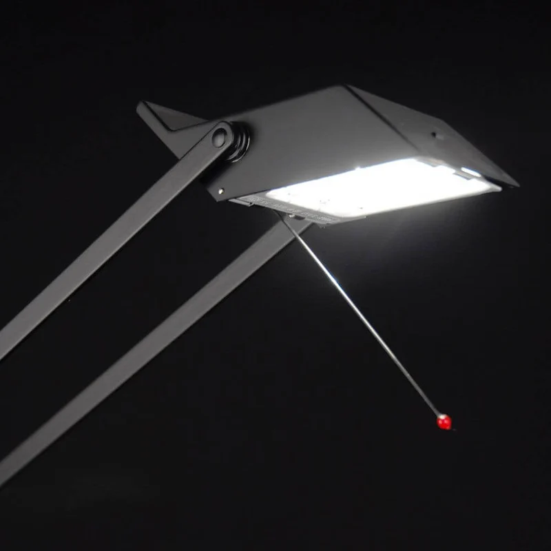 Artemide Tizio 50 LED Schreibtischlampe Schwarz