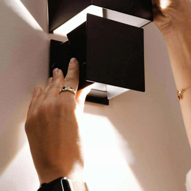 s.luce Ixa LED Wandlampe mit Bewegungsmelder