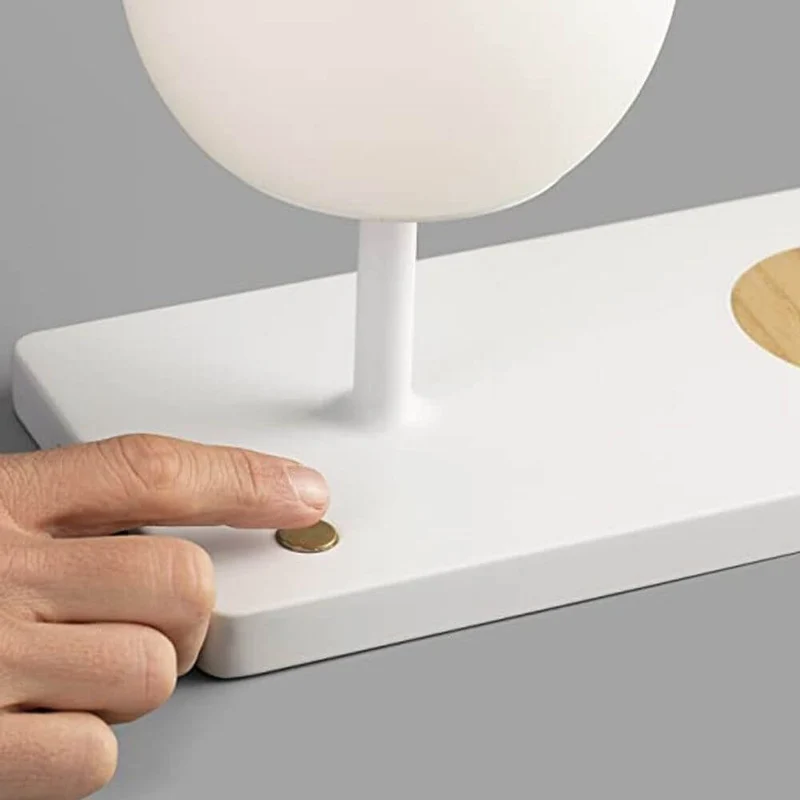 LED Glas Tischlampe NIKO mit induktiver Handy Ladestation