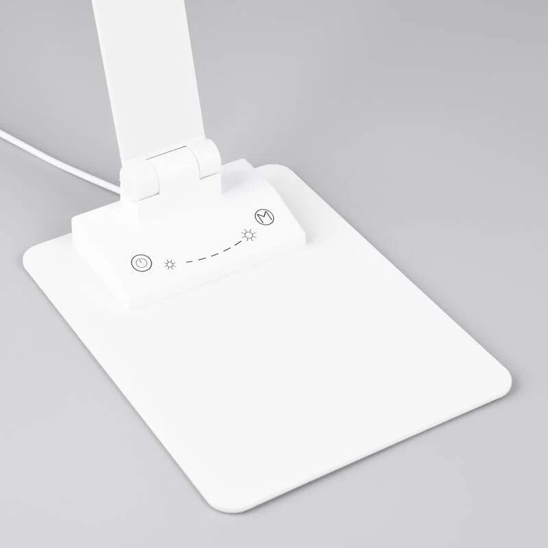 B-Ware LED-Tischleuchte Travis weiß dimmbar Touch USB CCT 650lm Trio Lighting