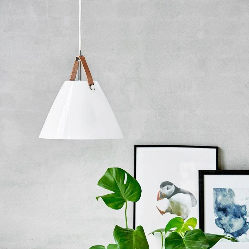 Strap 27 Glas Pendelleuchte Ø 27cm mit 2 Lederriemen Weiß