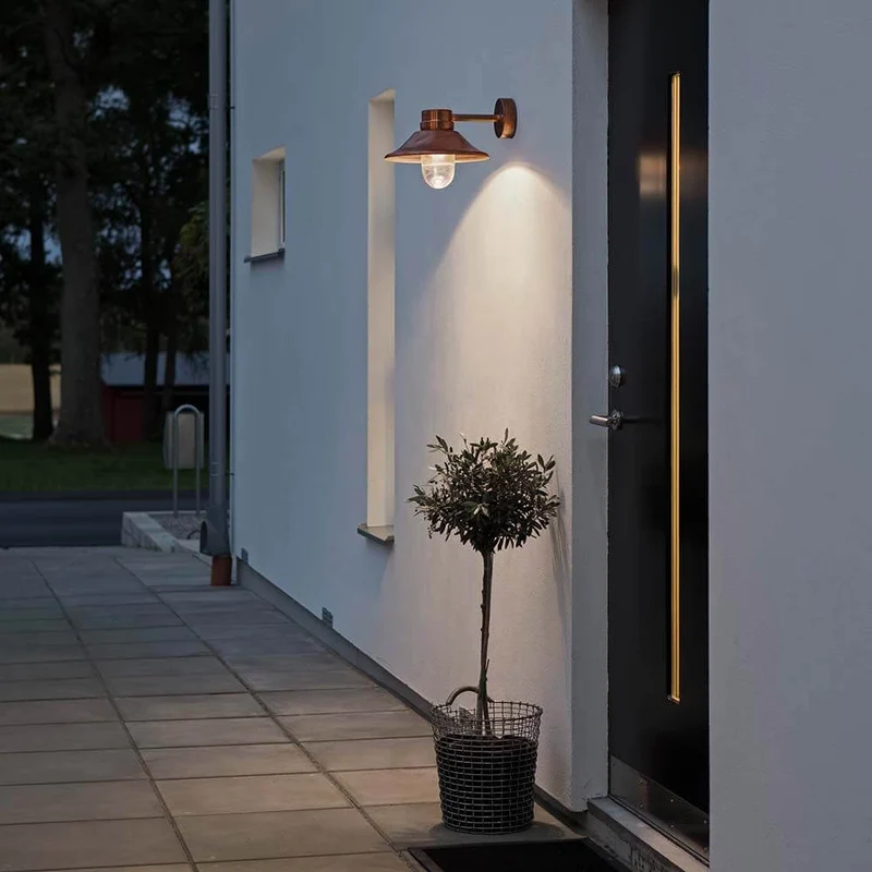 Vega LED Außen-Wandleuchte 700lm , 3000K massiver Kupfer, klares Glas