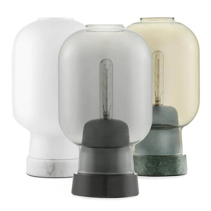 Tischleuchte Amp im Skandi-Look Rauchglas
