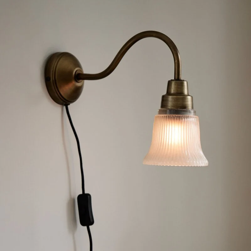 B-Ware PR Home Wandleuchte Wandlampe Emmi messing patina Metall Glas Schalter Stecker