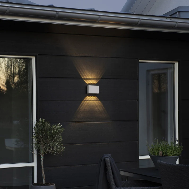 B-Ware Konstsmide Außenwandleuchte Wandlampe LED Chieri weiß Glas Aluminium Außen