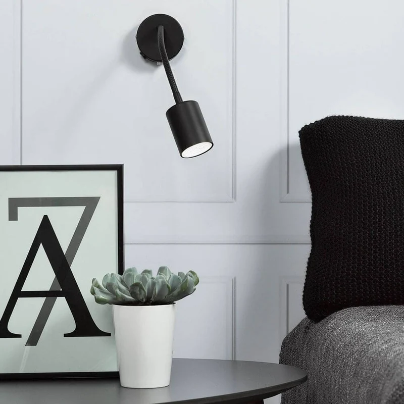Explore Wandspot in Schwarz