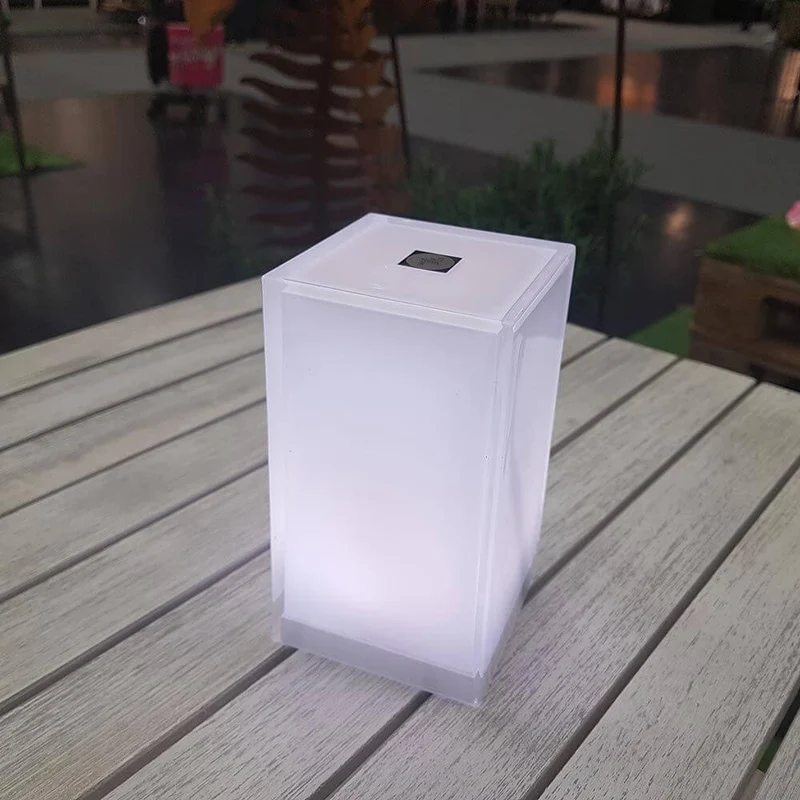 Cub USB-C Akku LED-Tischleuchte mit App-Steuerung