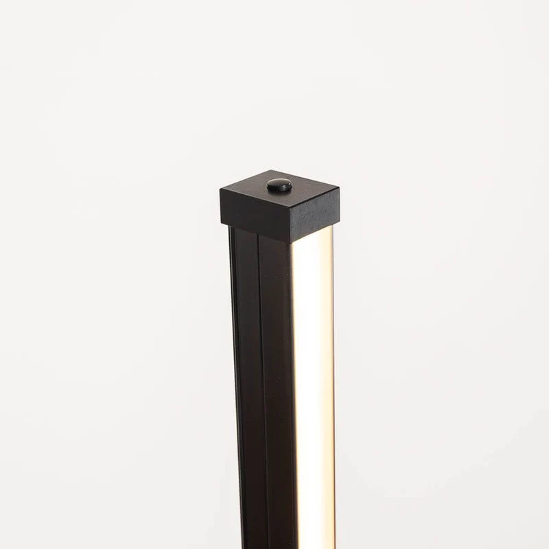 Sting Blackline hochwertige LED-Stehleuchte Warmweiß Schwarz