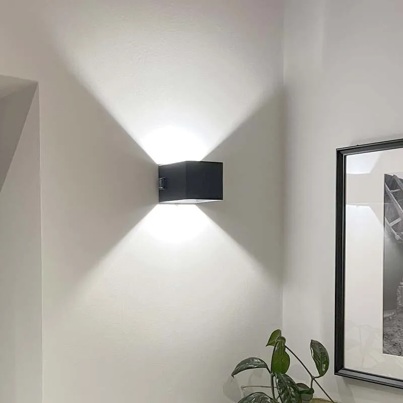 B-Ware Brilliant Außenwandleuchte LED Iseo schwarz mit Bewegungsmelder 10cm IP44 3000K