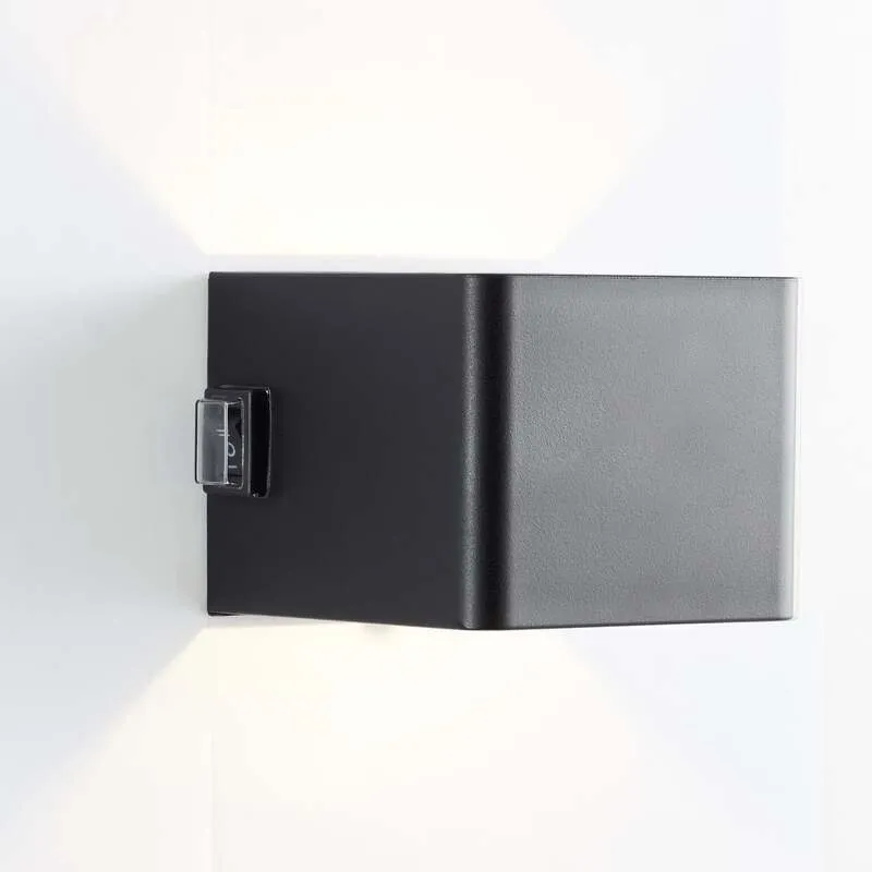 B-Ware Brilliant Außenwandleuchte LED Iseo schwarz mit Bewegungsmelder 10cm IP44 3000K
